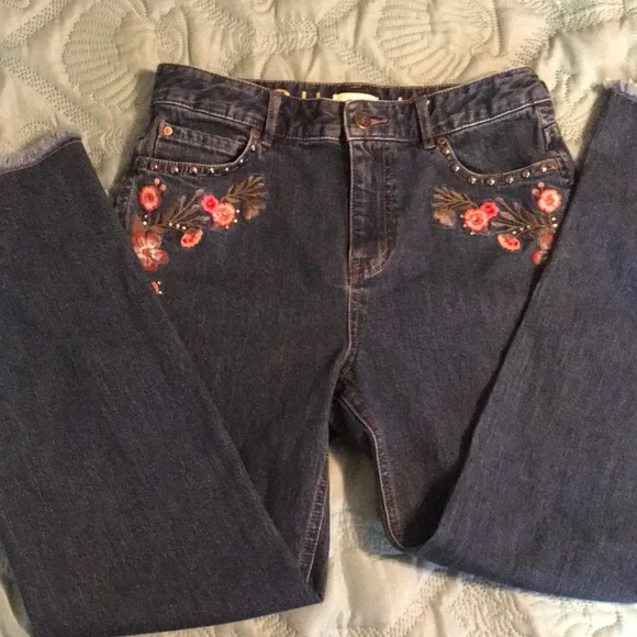 ❤️ (20)ladies size 28 waist embellished crop jeans by Kate spade. Like new - Picture 3 of 16